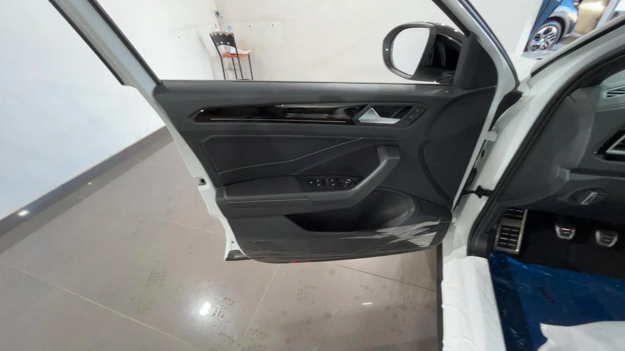 Volkswagen T-Roc 1.0 TSI R-Line Plus KM 0