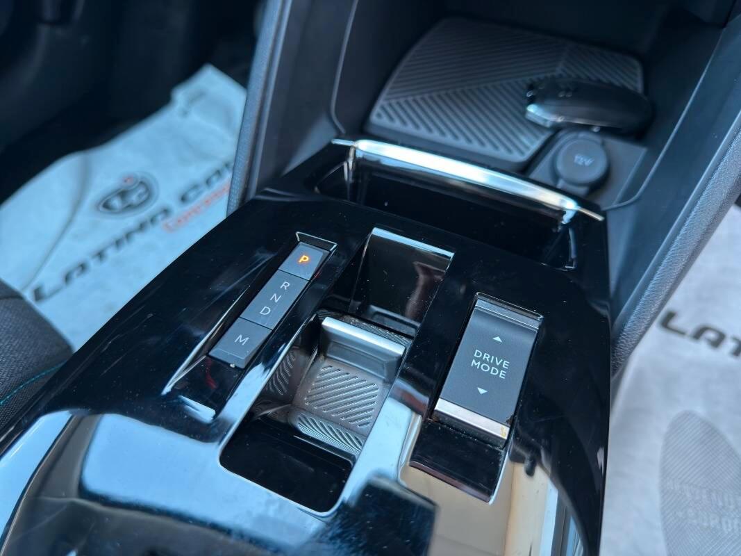 Citroen C4 1.5 bluehdi Shine s&s 130cv eat8 Con NAVIGATORE