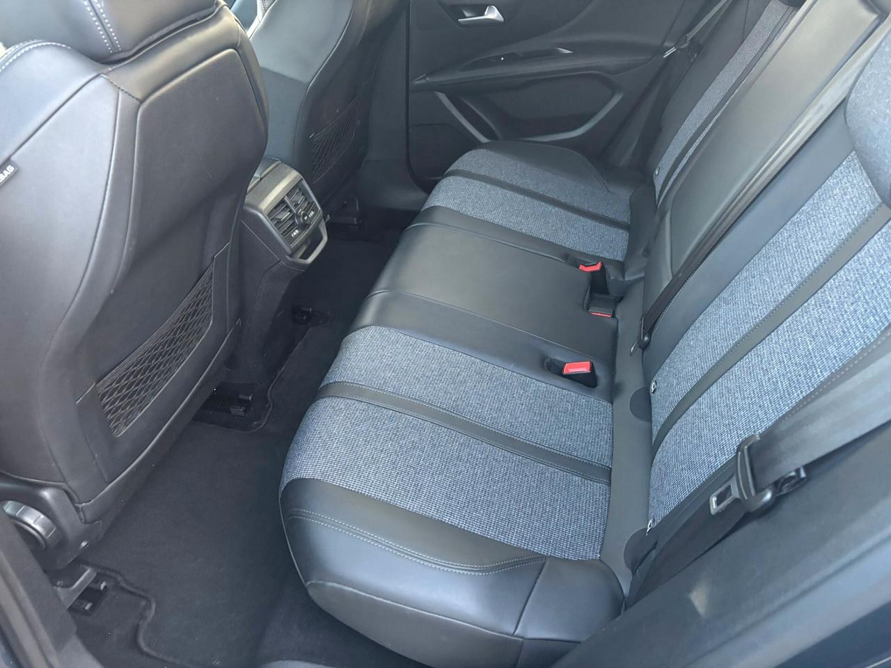 Peugeot 3008 BlueHDi 130 S&S Allure