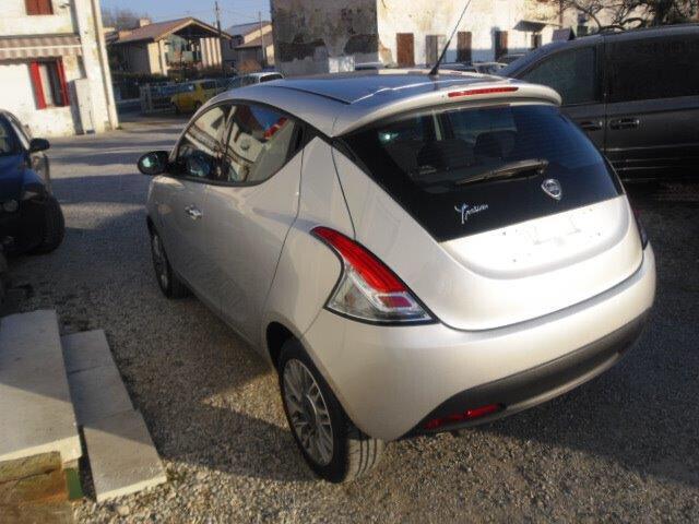 Lancia Ypsilon 1.2 69 CV 5 porte GPL Ecochic Gold neopatentati