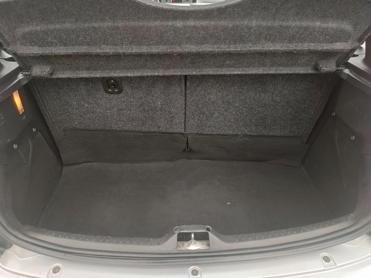 Lancia Ypsilon 1.3 MJT 75 CV Argento