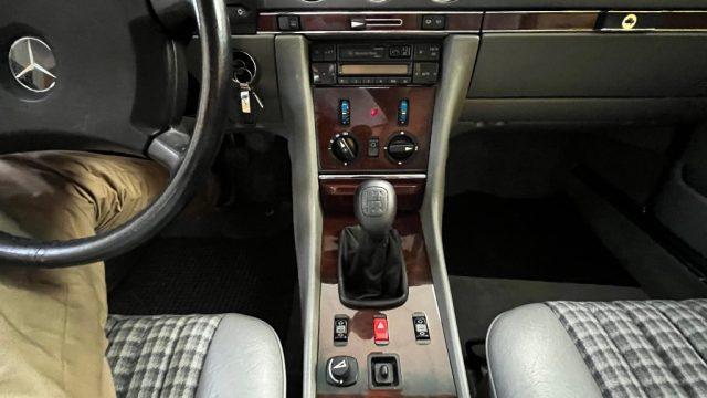 MERCEDES-BENZ SL 300 SL Roadster-conservata-tutti tagliandi Mercedes