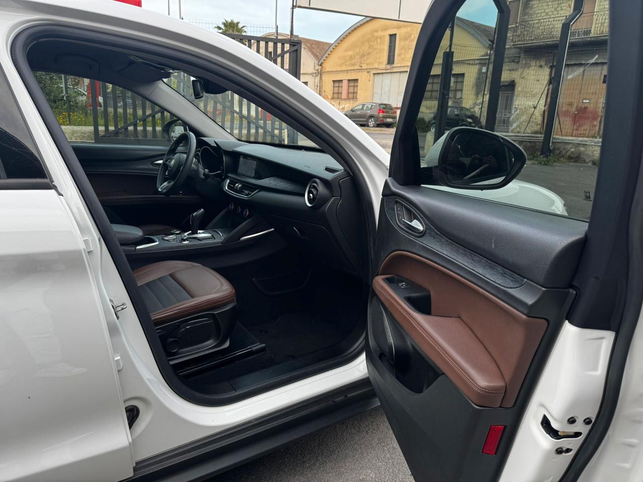 Alfa Romeo Stelvio 2.2 Turbodiesel 160 CV AT8 RWD Super