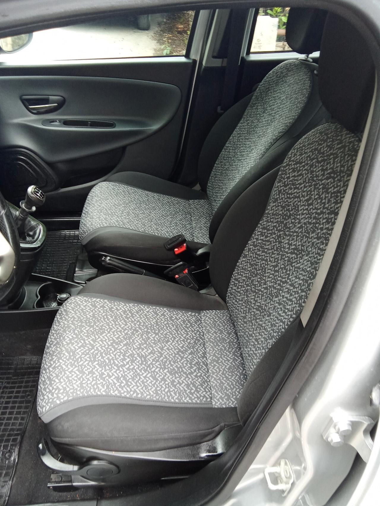 Lancia Ypsilon 1.3 MJT 16V 95 CV 013