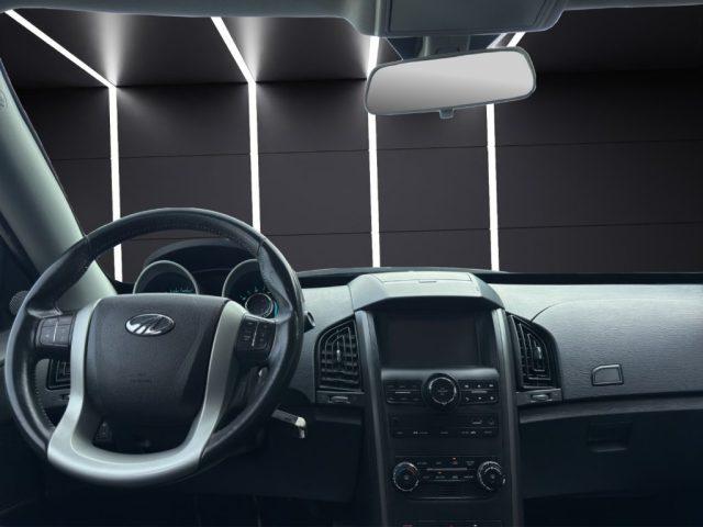 MAHINDRA XUV500 2.2 16V FWD W10
