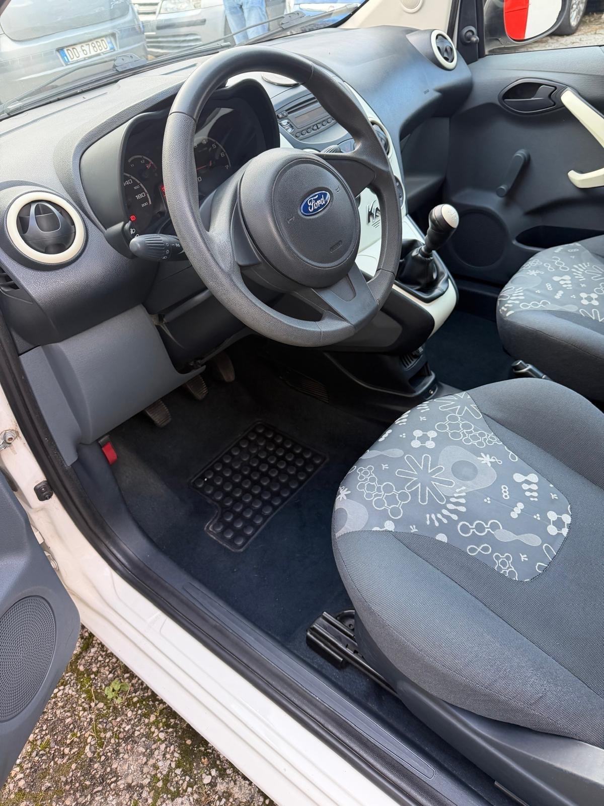 Ford Ka 1.2 8V 69CV Titanium 2009 Km 157950