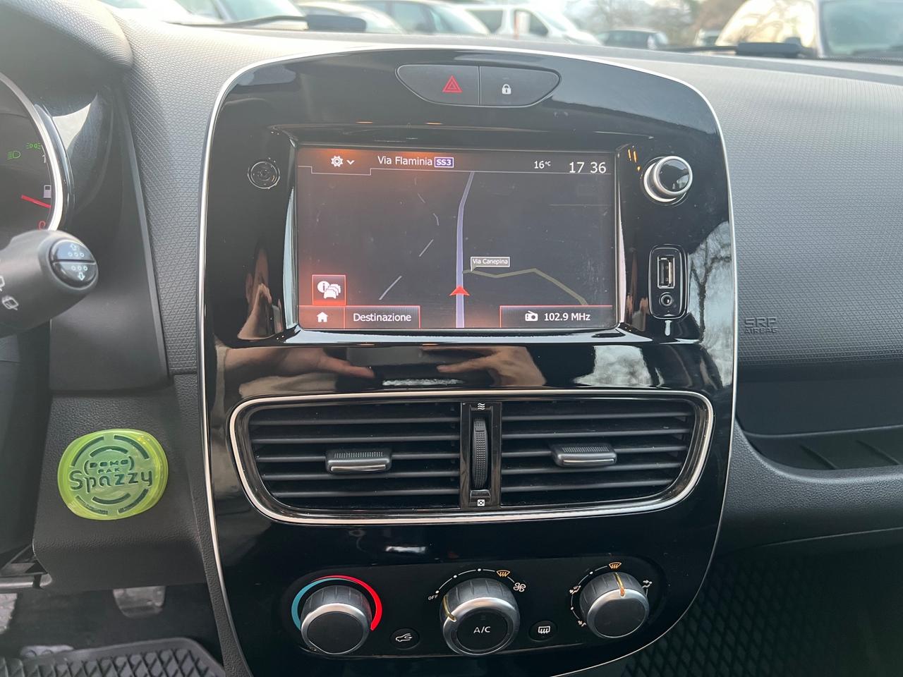 Renault Clio 1.2 75CV 5 porte Life PERMUTE RATE GARANZIA