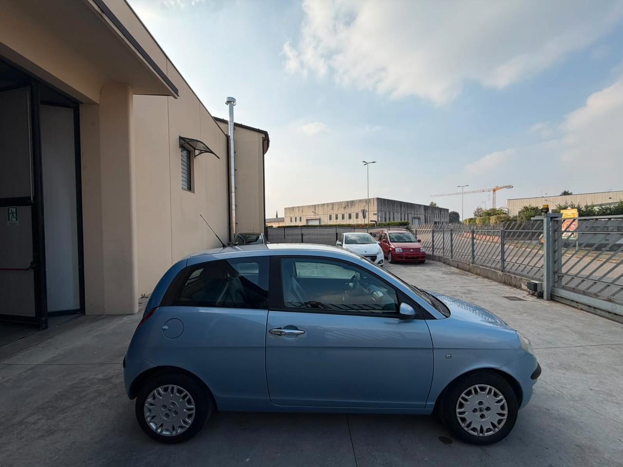 Lancia Ypsilon 1.2 16V Platino
