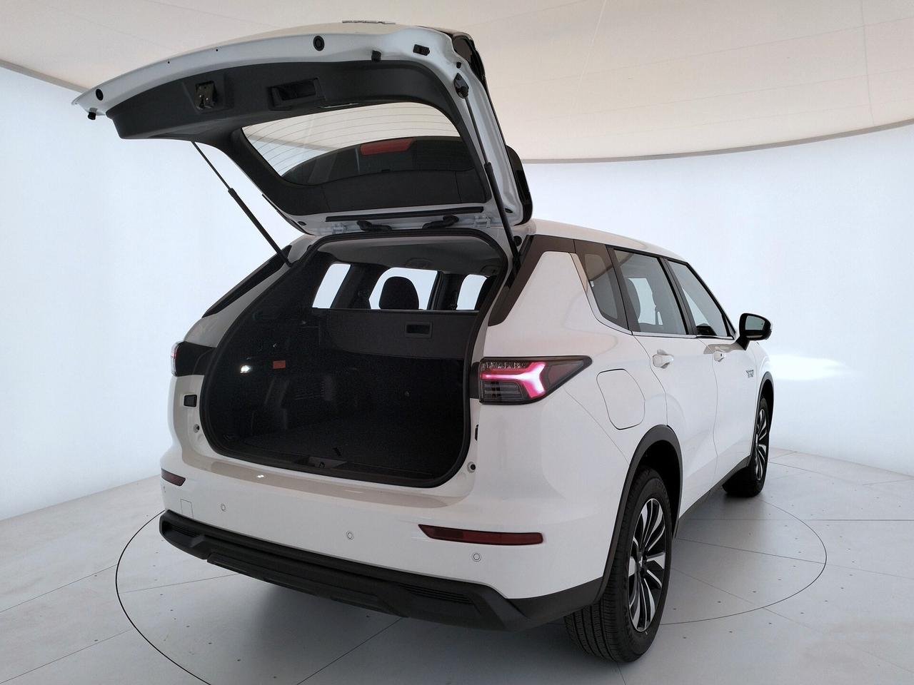 Mitsubishi Outlander DISPONIBILE IN VARIE COLORAZIONI E ALLESTIMENTI - CONCESSIONARIO UFFICIALE