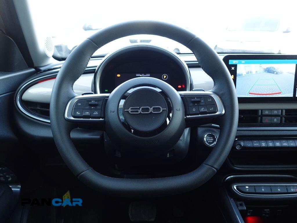 Fiat 600 Hybrid POP 145 CV DCT MHEV