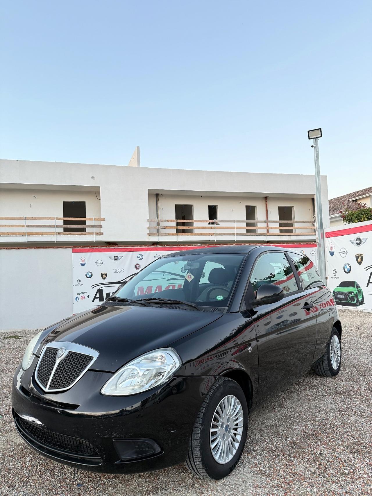 Lancia Ypsilon 1.2 Argento