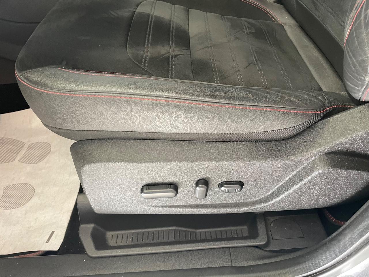 Ford Kuga 2.0 TDCI 150 CV S&S 4WD Powershift ST-Line - Nessun vincolo -