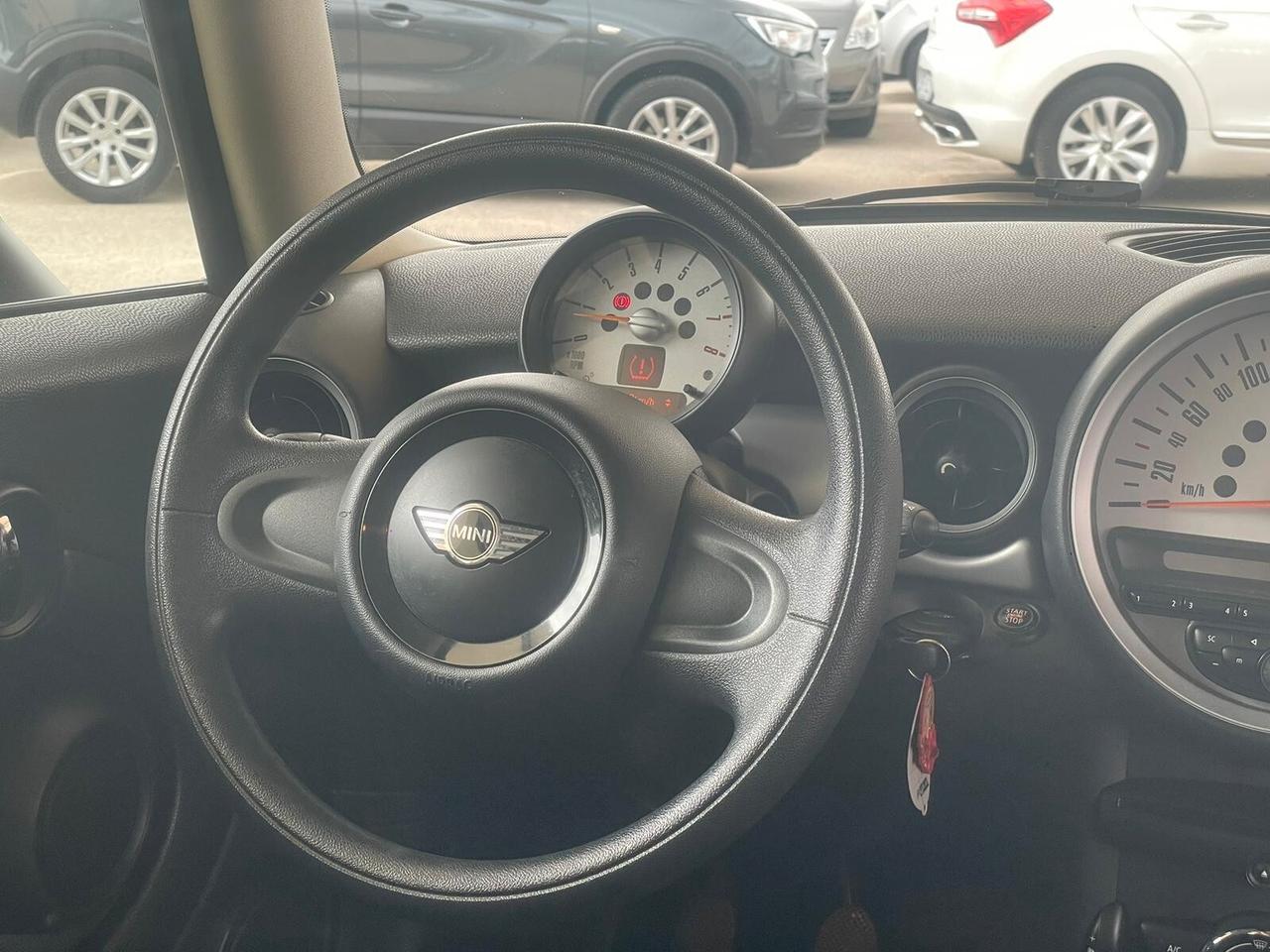 Mini 1.6 16V One (55kW)