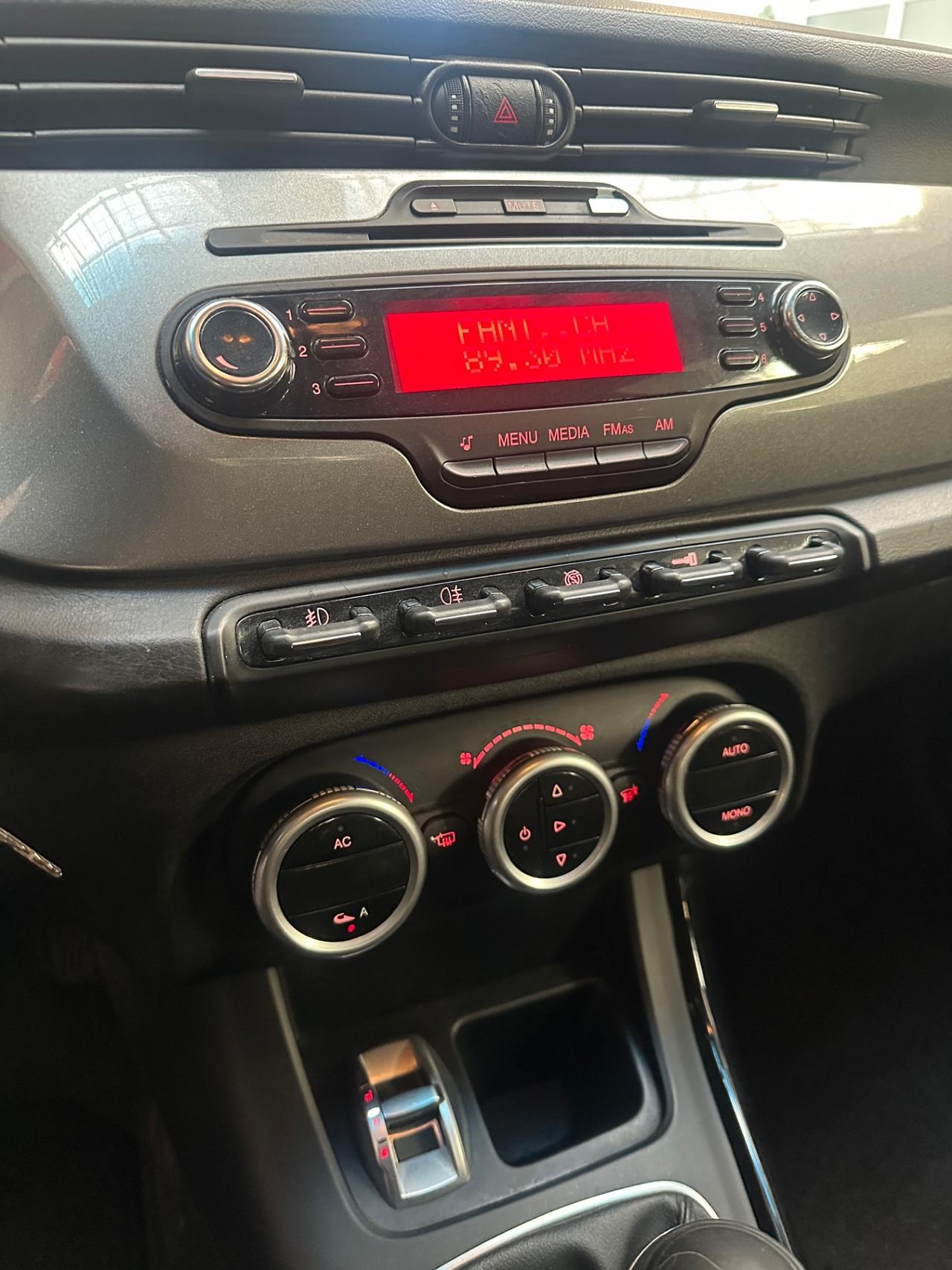 Alfa Romeo Giulietta 1.6 JTDm-2 105 CV Distinctive