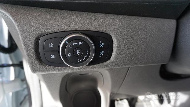 FORD Transit Custom 300 2.0 TDCi 130 PC-DC Furgo