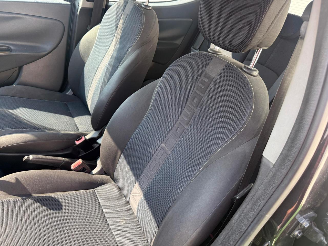 Lancia Ypsilon S MomoDesign ecochic Gpl 69cv E6