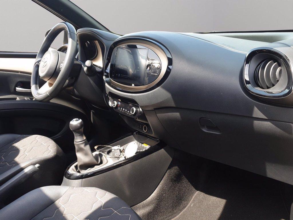 TOYOTA Aygo x 1.0 lounge air 72cv del 2022