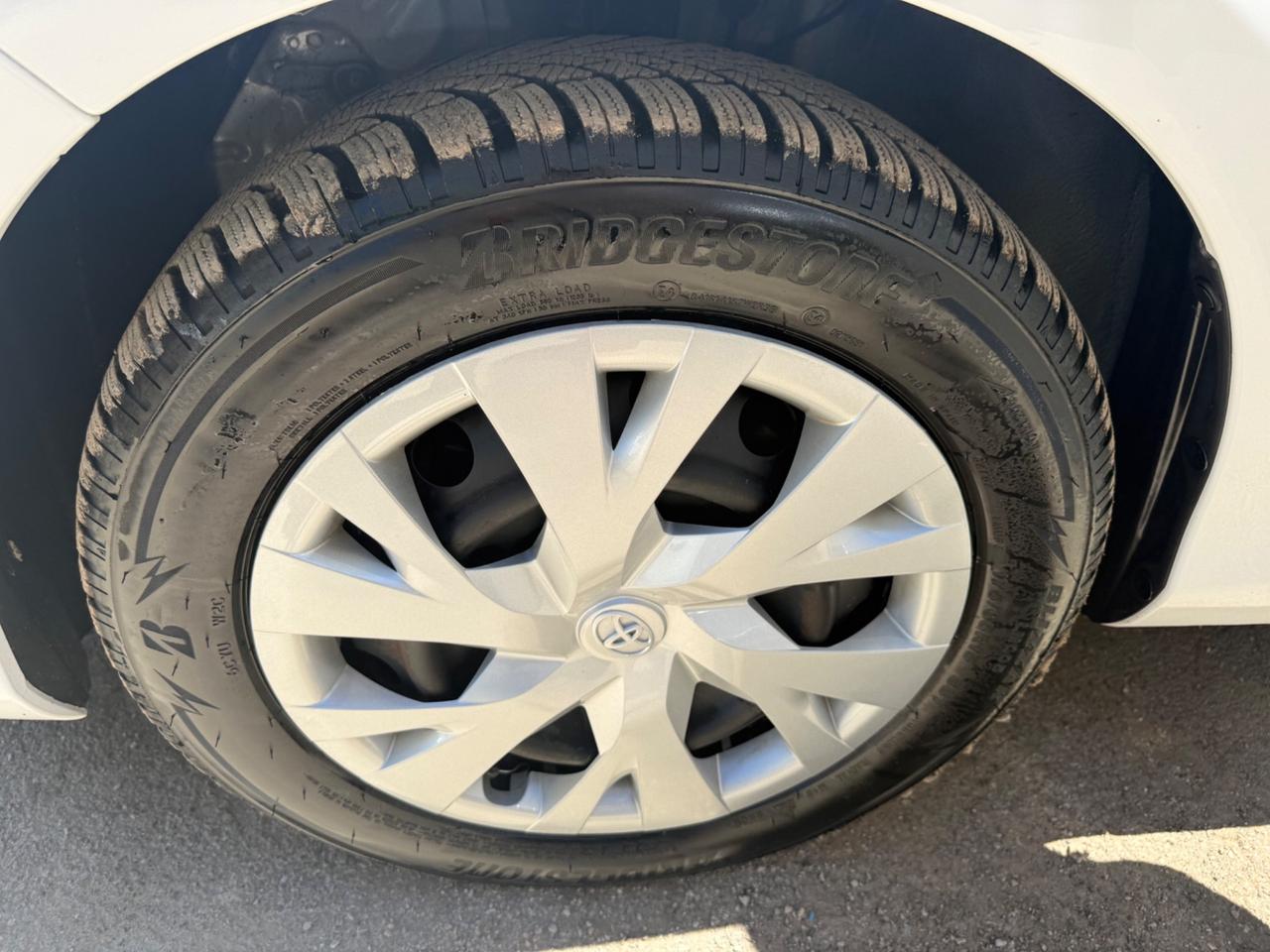 Toyota Yaris 1.5 5 porte Lounge NUOVA