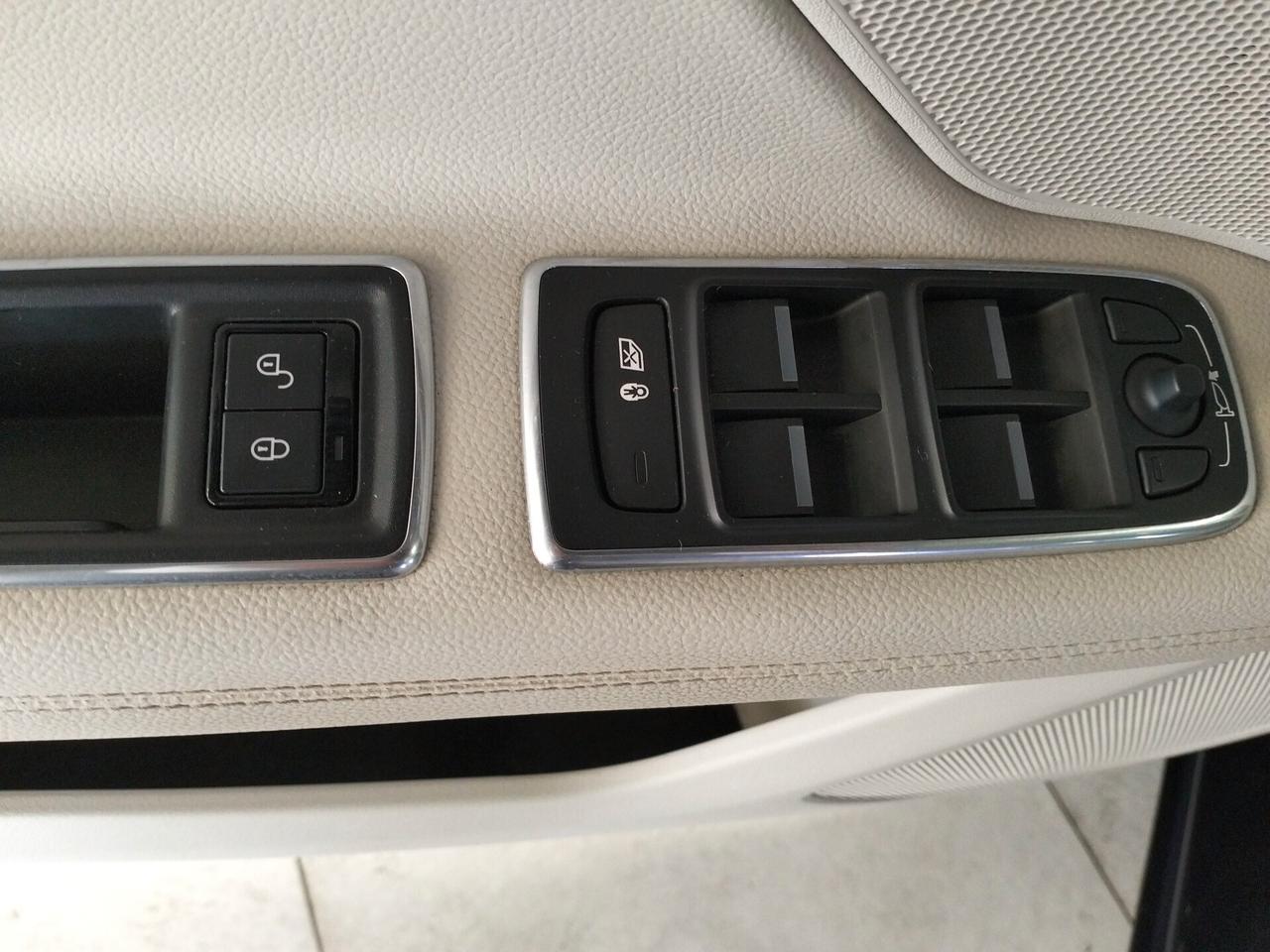 Jaguar XF Sportbrake 2.0 D 180 CV aut. Prestige - 4x4 AUTOMATICO