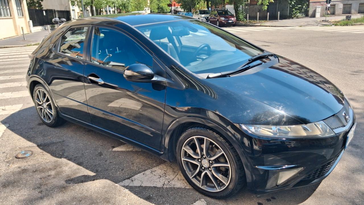 Honda Civic 1.8 i-VTEC 5p. Exclusive LH i-P