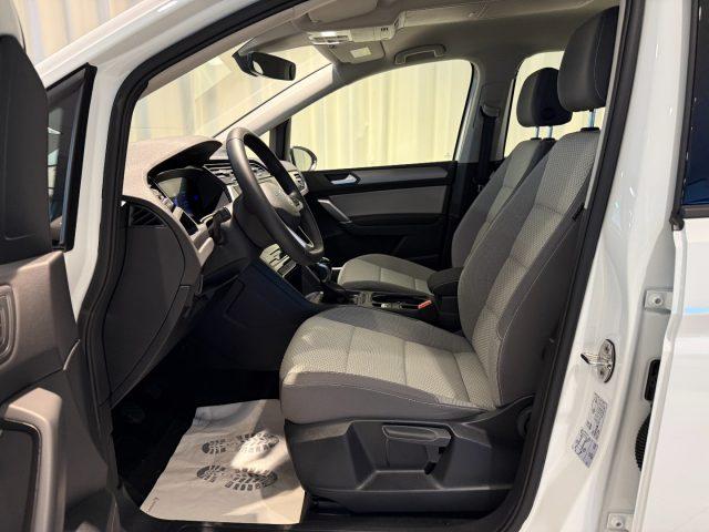 VOLKSWAGEN Touran 1.5 TSI Business Navi 7P DAB+ ACC App Connect
