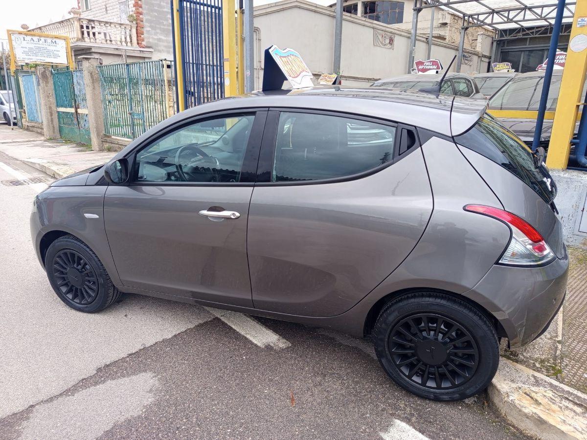 LANCIA Ypsilon 1.0 FireFly 5p. Hybryd Gold 2022