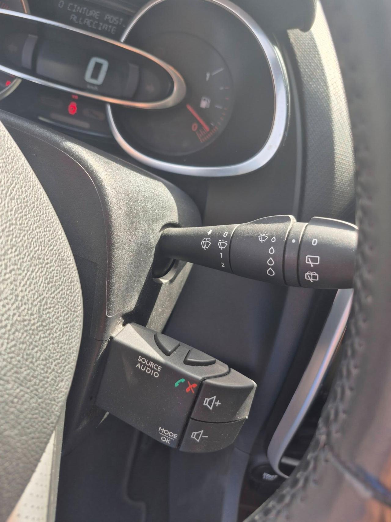 Renault Clio dCi 8V 75 CV Start&Stop 5 porte Energy Duel