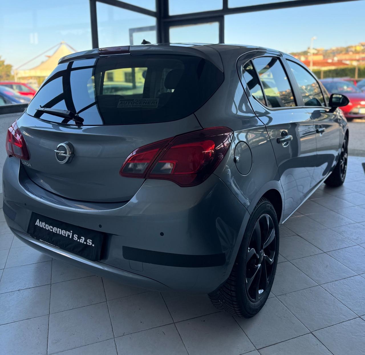 Opel Corsa 1.2 Coupé 120 Anniversary