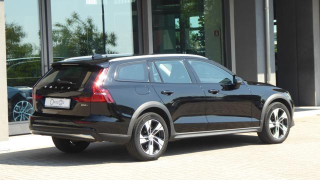 VOLVO V60 Cross Country B4 (d) AWD automatico