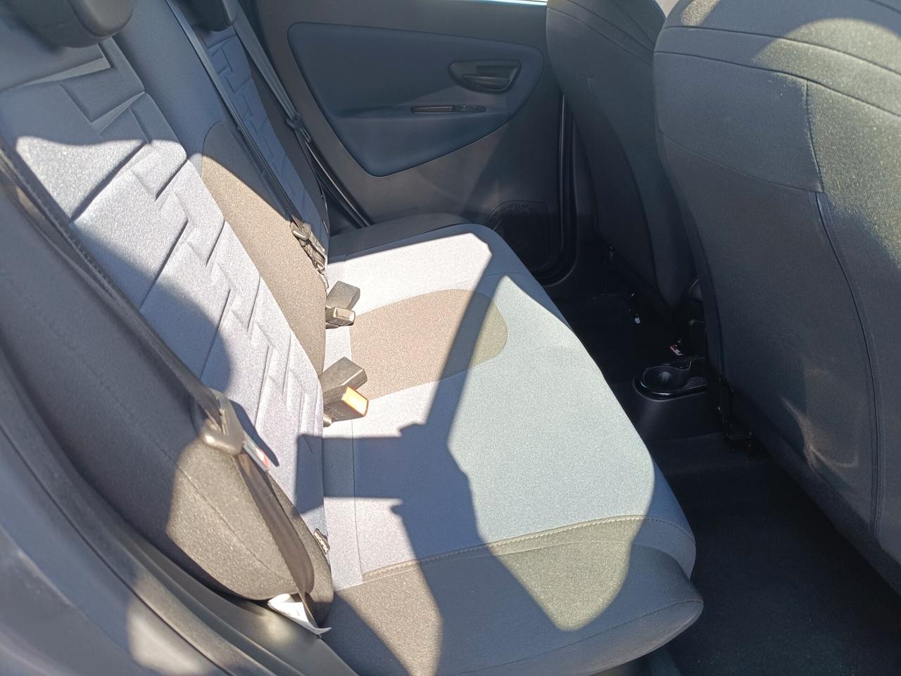 Lancia Ypsilon 1.0 FireFly 5 porte S&S Hybrid Platino