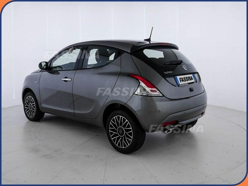 Lancia Ypsilon 1.0 FireFly 5 porte S&S Hybrid Platino