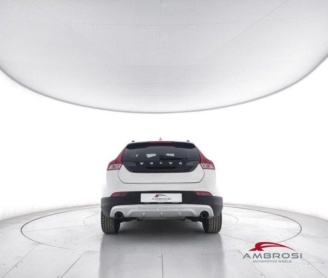 VOLVO V40 Cross Country D2 Geartronic Momentum - AUTOCARRO N1 - PER OPERAT
