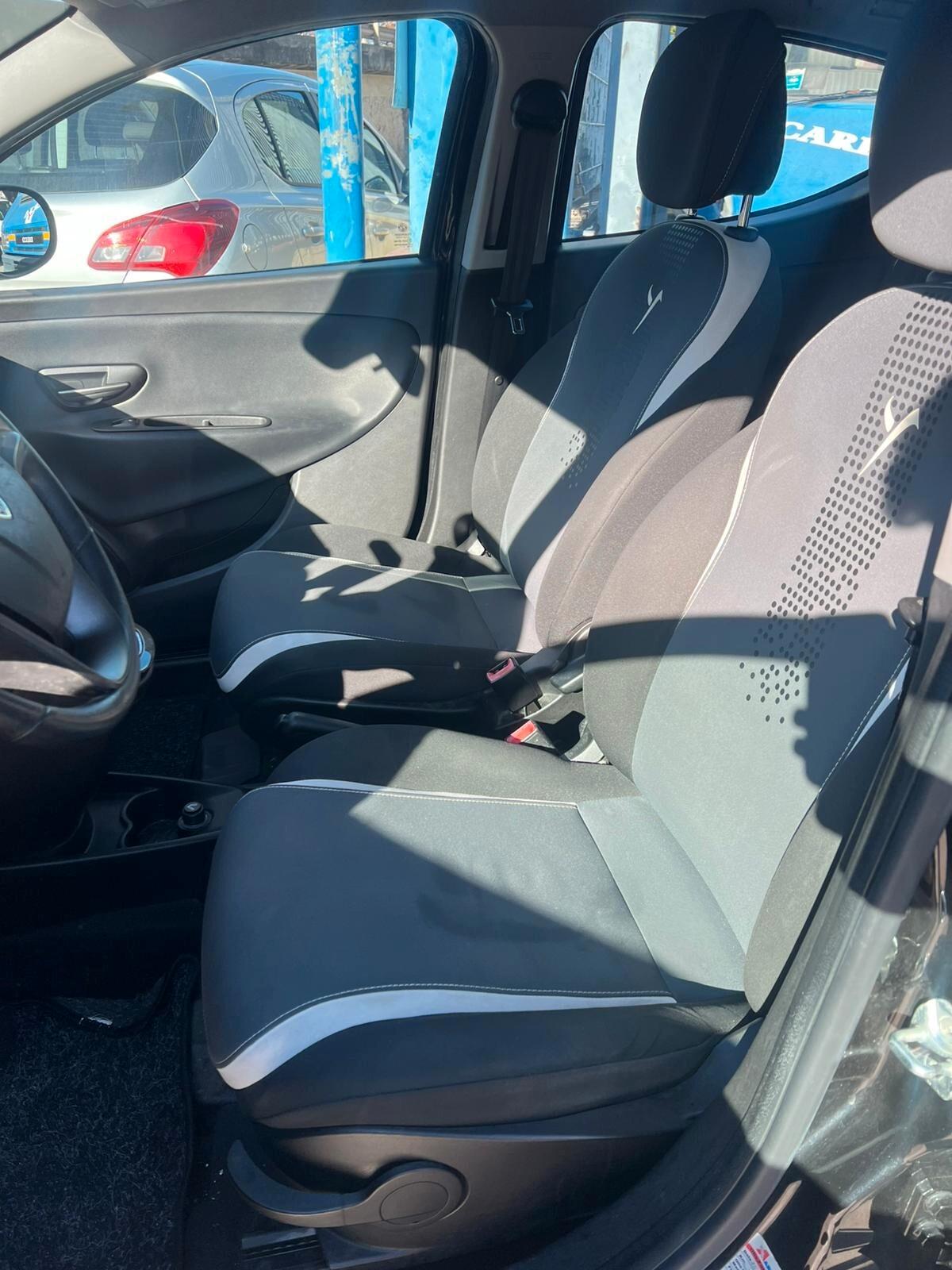 Lancia Ypsilon 1.2 69 CV 5 porte GPL Ecochic Gold
