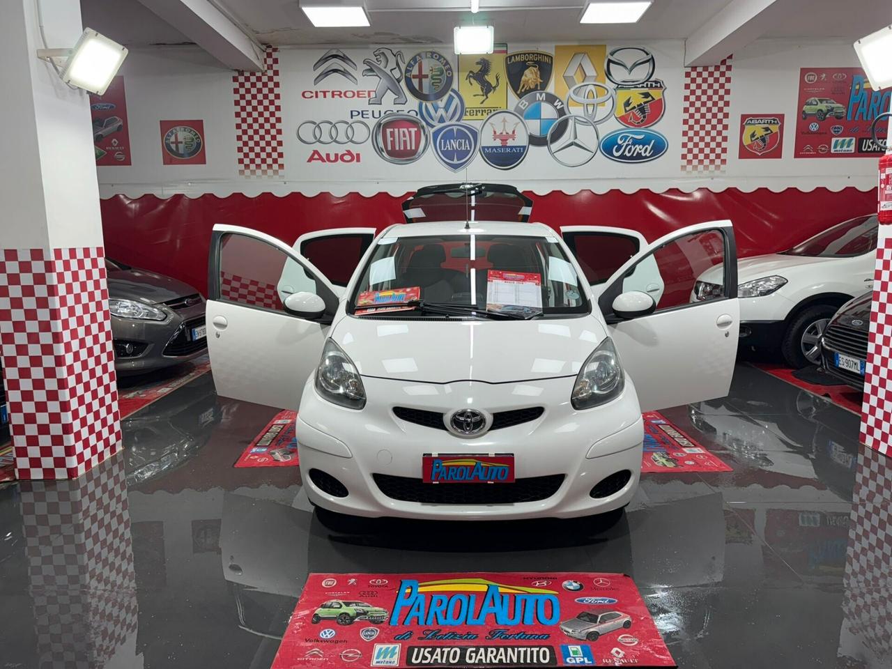 Toyota Aygo 1.0 68cv 5 porte Sol - 2011