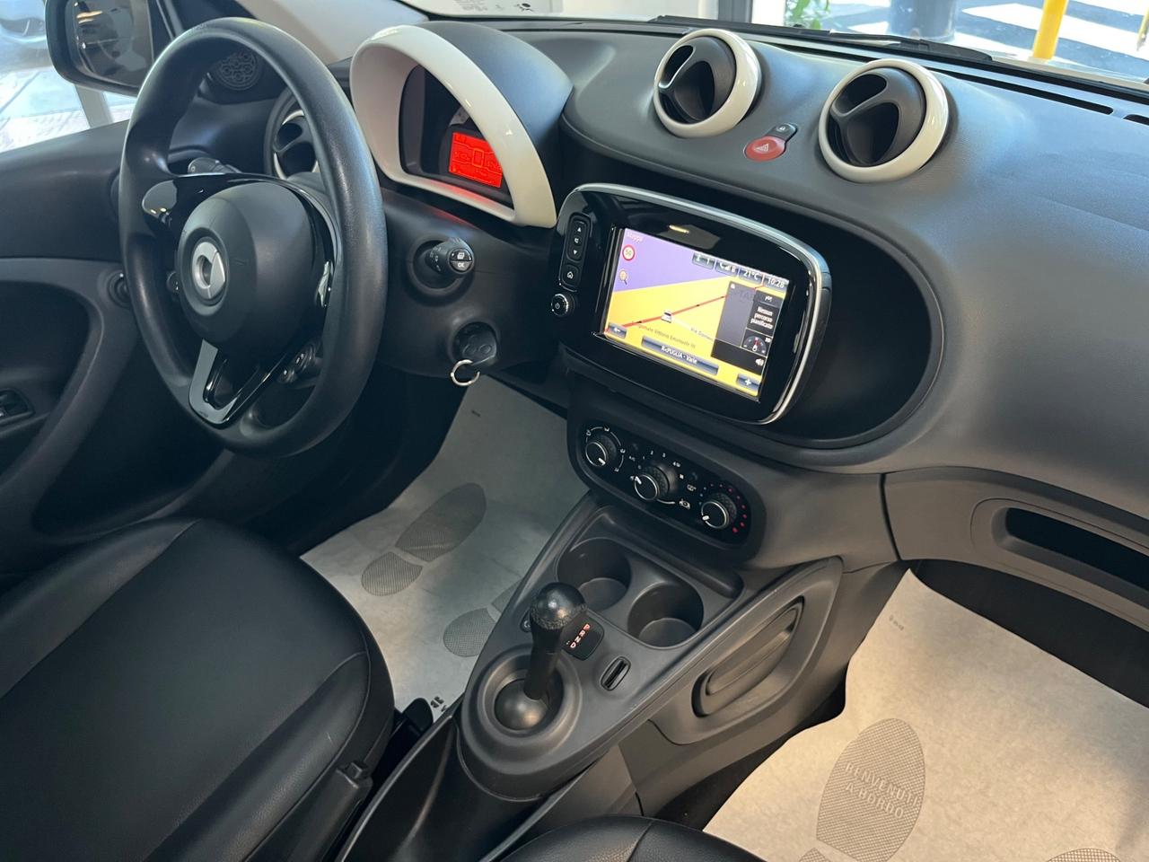 Smart ForFour 70 1.0 Prime pelle/navigatore/led!!