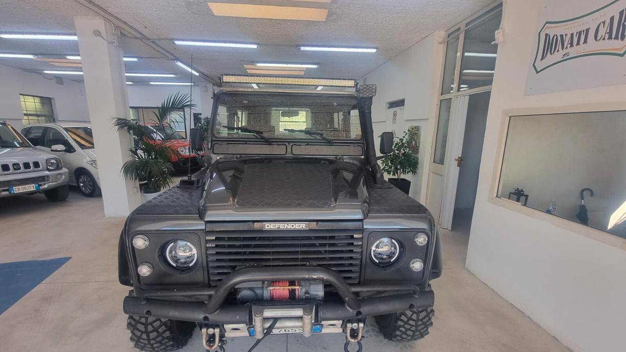 Land Rover Defender LAND ROVER