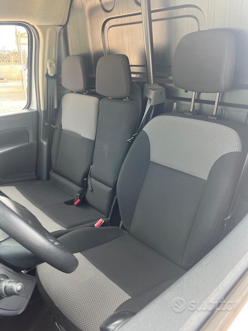 Renault Kangoo 3 posti 1.5 diesel 2019 soli 25.000