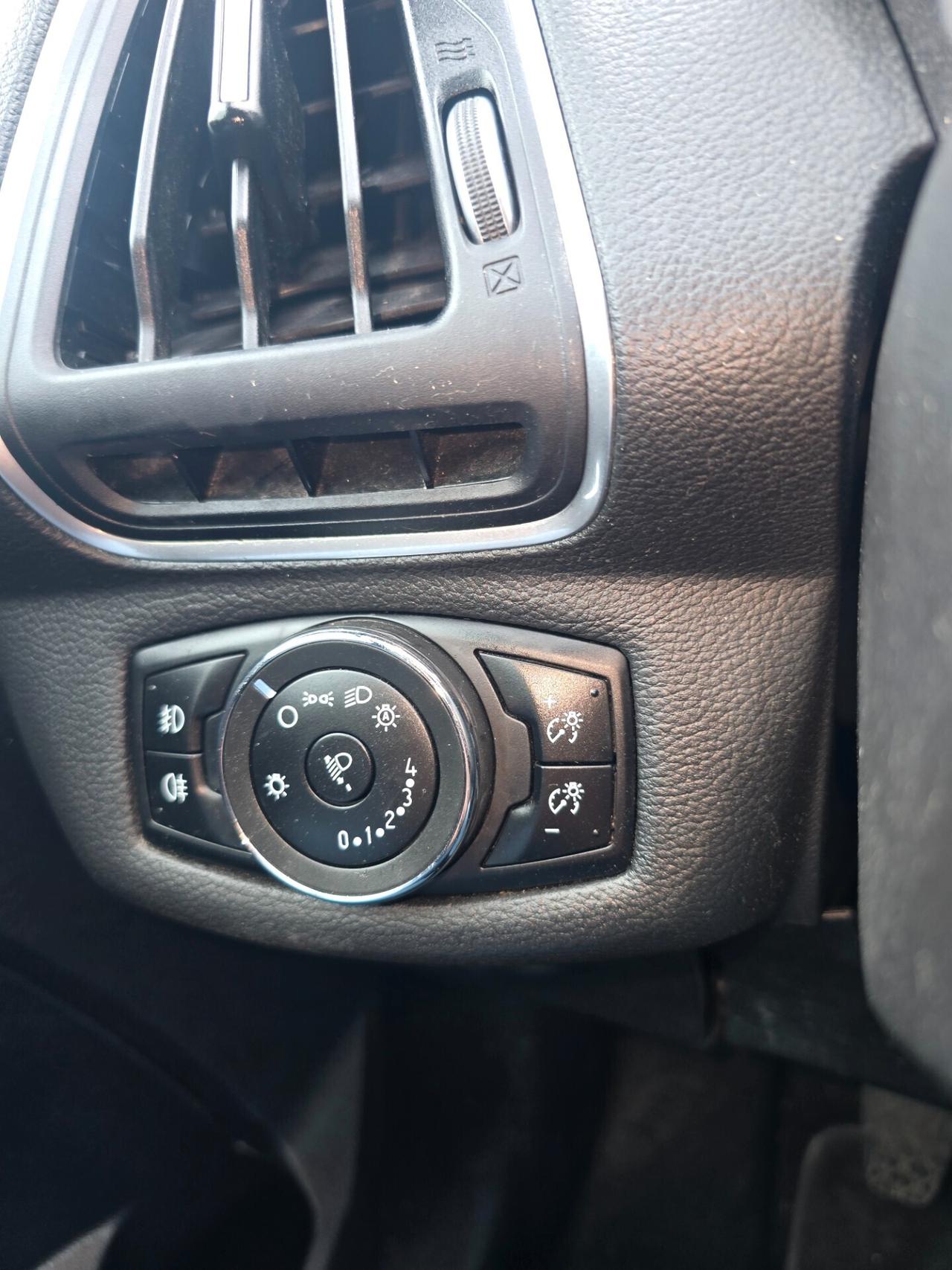 Ford B-Max 1.4 GPL 90cv Business Titanium