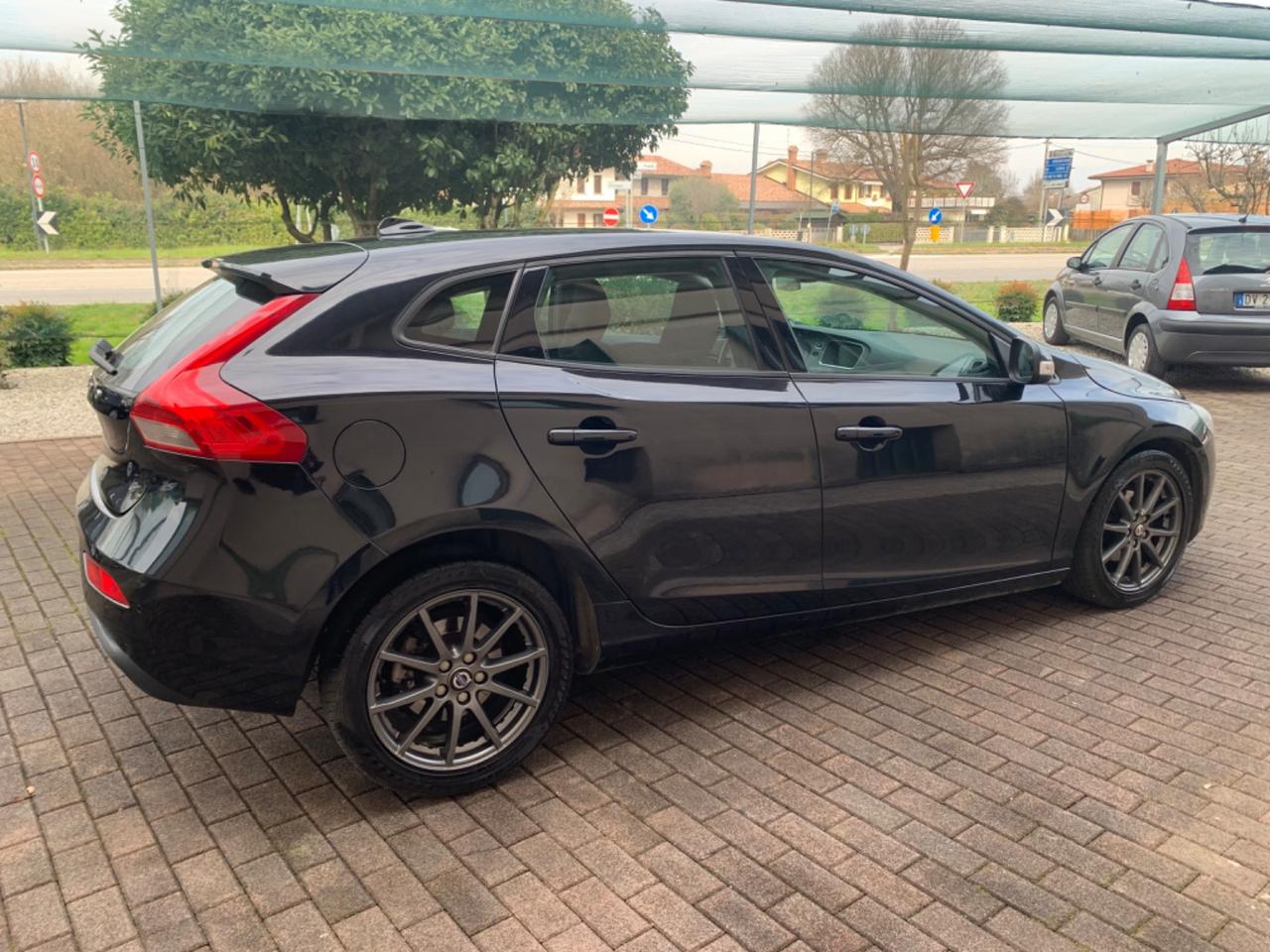Volvo V40 D2 Business