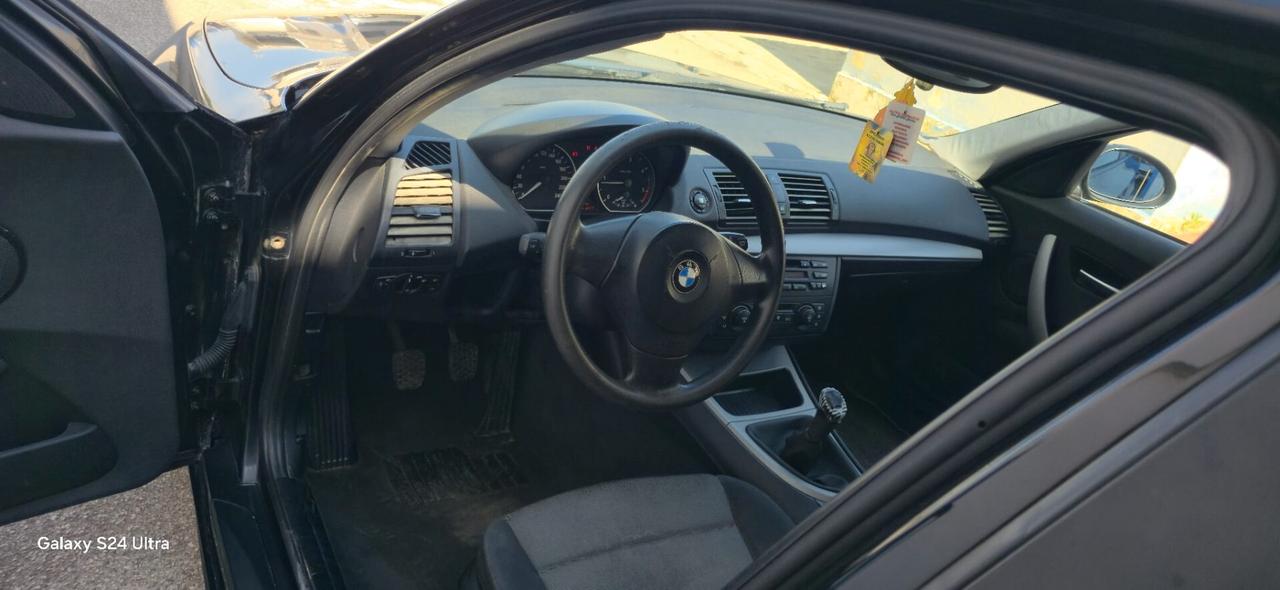 Bmw 118 118d cat 5 porte Futura