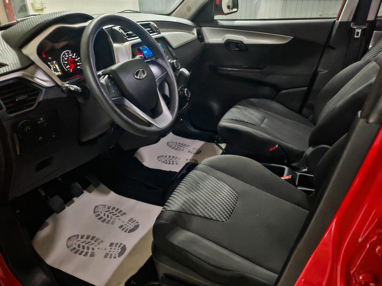 Mahindra 1.2 KUV100 K6+ 20000km 2025