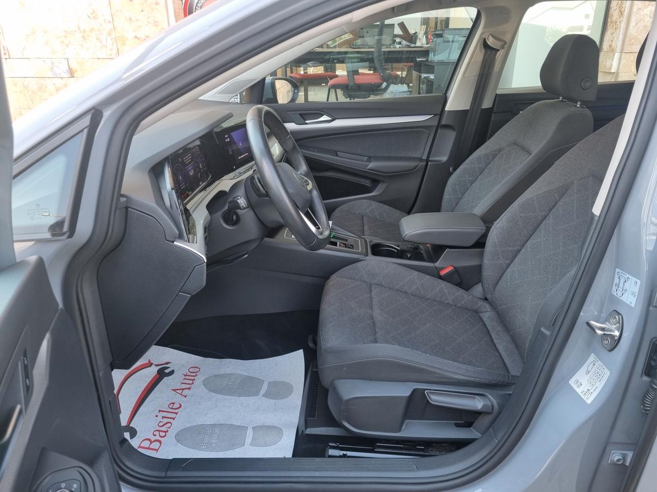 Golf VIII 2020 1.0 etsi evo Life 110cv dsg
