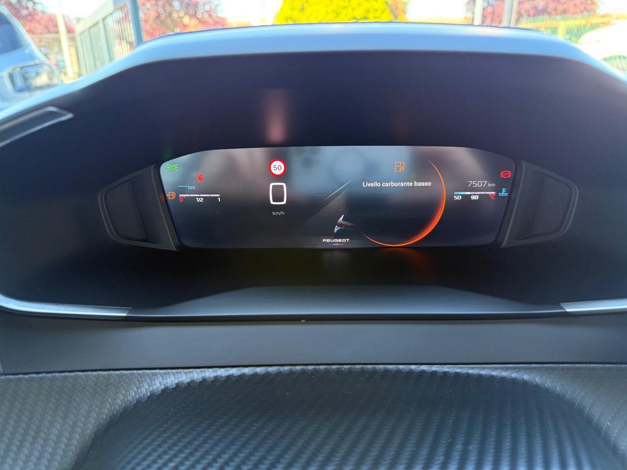 PEUGEOT 2008 PureTech 100 S&S Allure