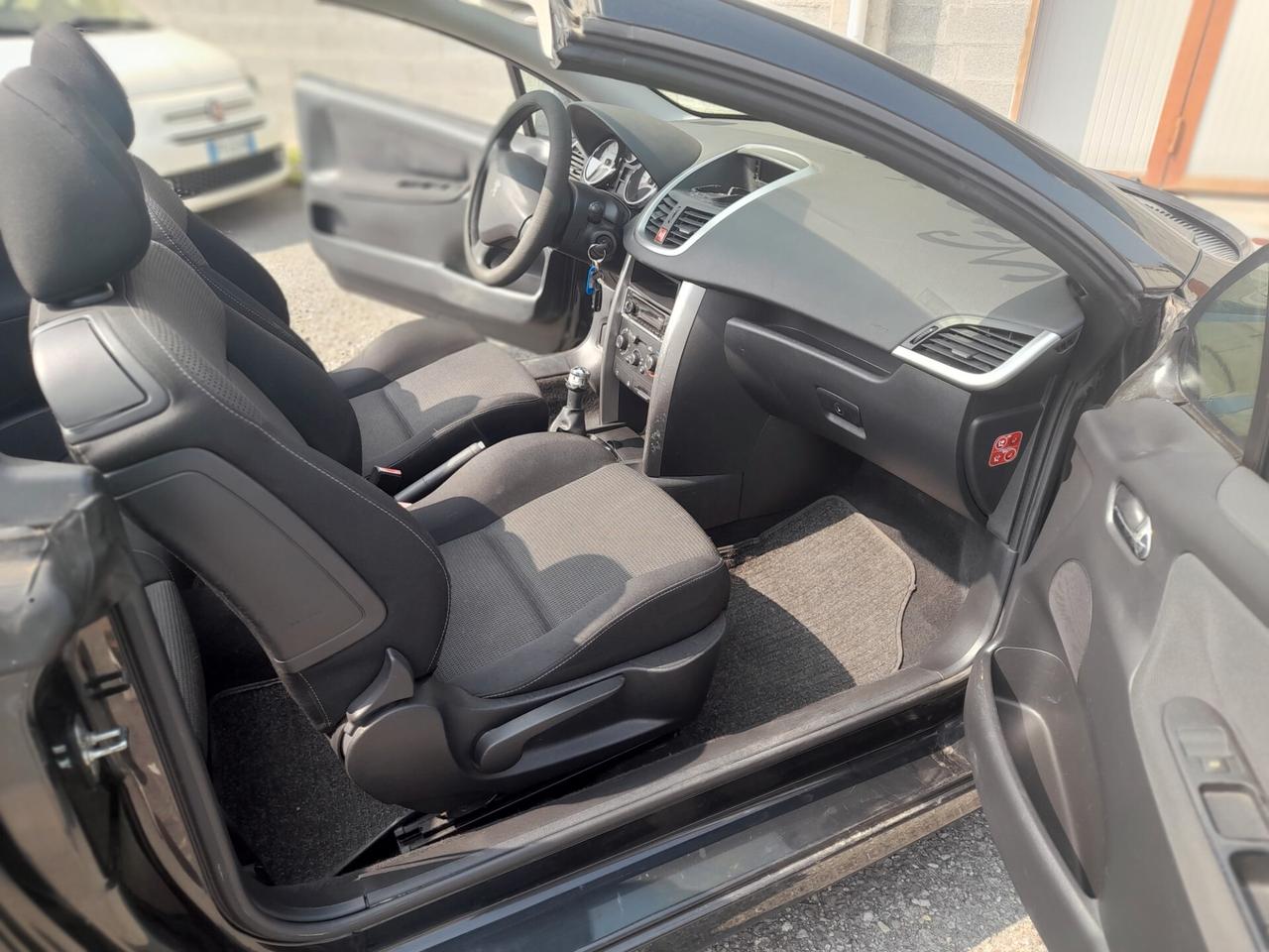 Peugeot 207 1.6 VTi 120CV CC Féline