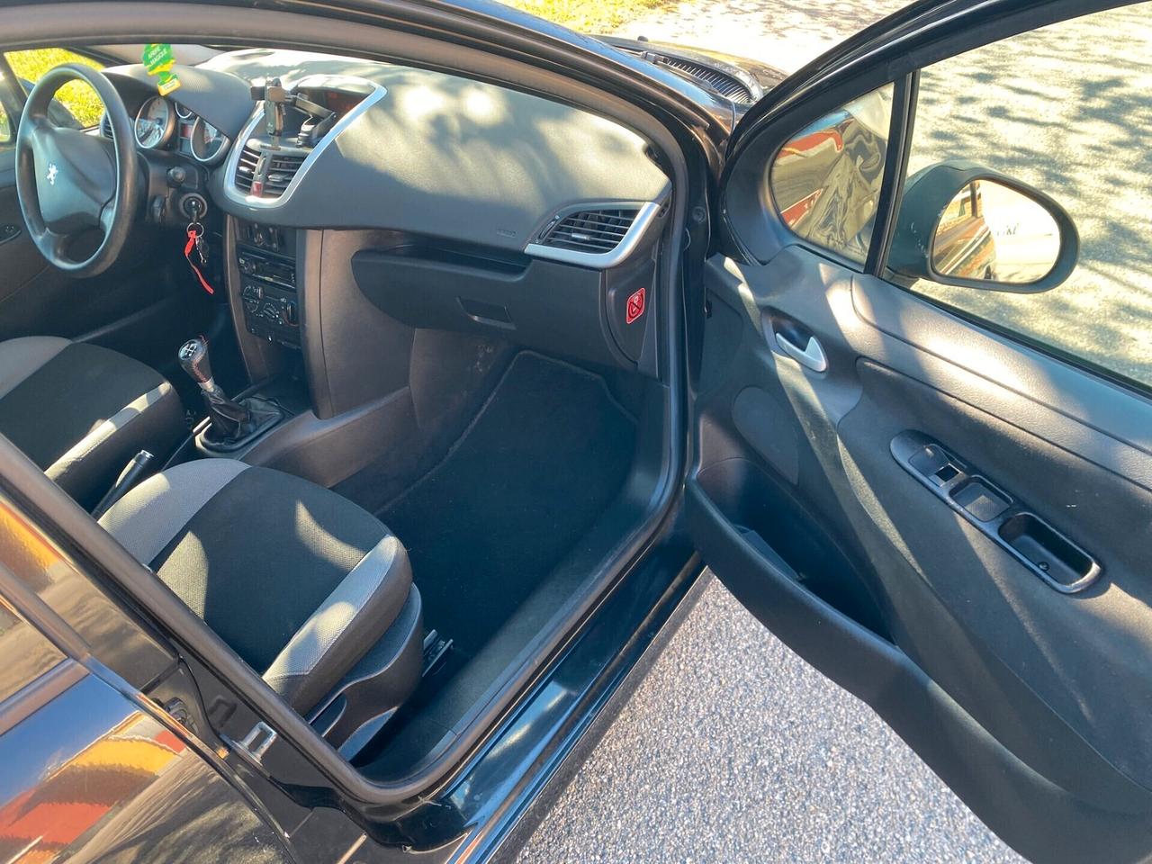 Peugeot 207 1.4 75cv Benzina Euro4 - NEOPATENTATI