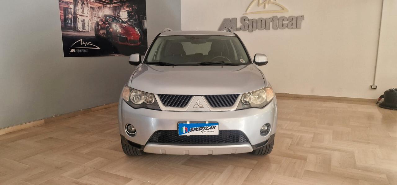 Mitsubishi Outlander 2.2 DI-D Instyle 7 p.ti DPF
