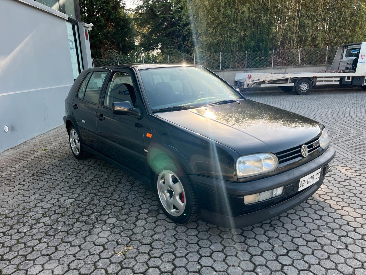 Volkswagen Golf 2.0 16V cat 5 porte GTI