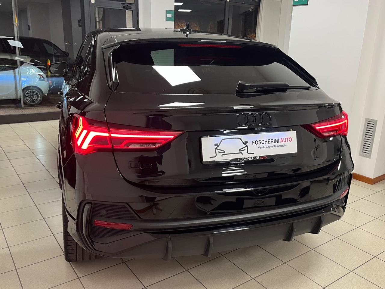 Audi Q3 SPB 35 TDI S-Line TOTAL BLACK!!