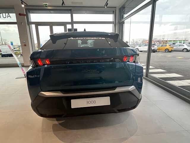 Peugeot 3008 1.2 Hybrid 136cv DCT6 ALLURE KM ZERO