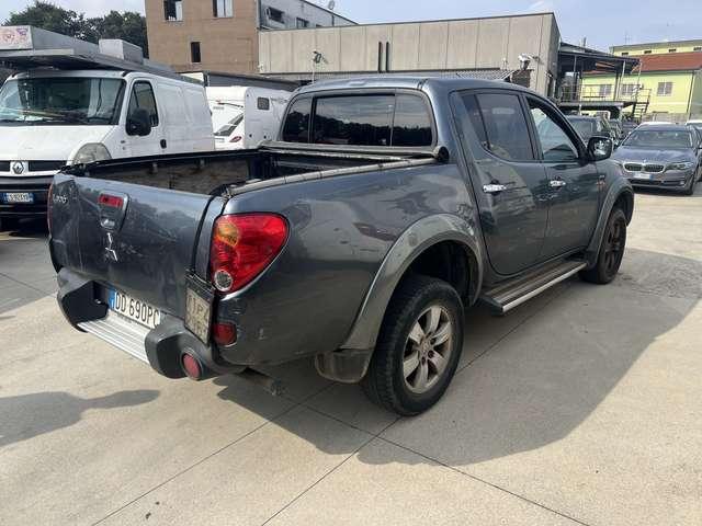 Mitsubishi L200 d.cab 2.5 di-d Intense